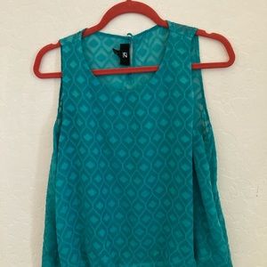 Is Beyer summer blouse XL